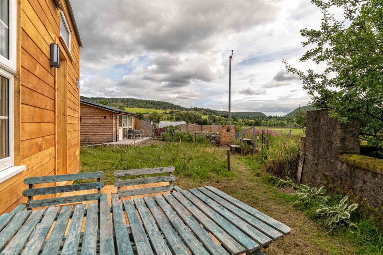 Enchanting Tiny House With Wood Burner And Hot Tub In Cairngorms Ballater Exterior foto