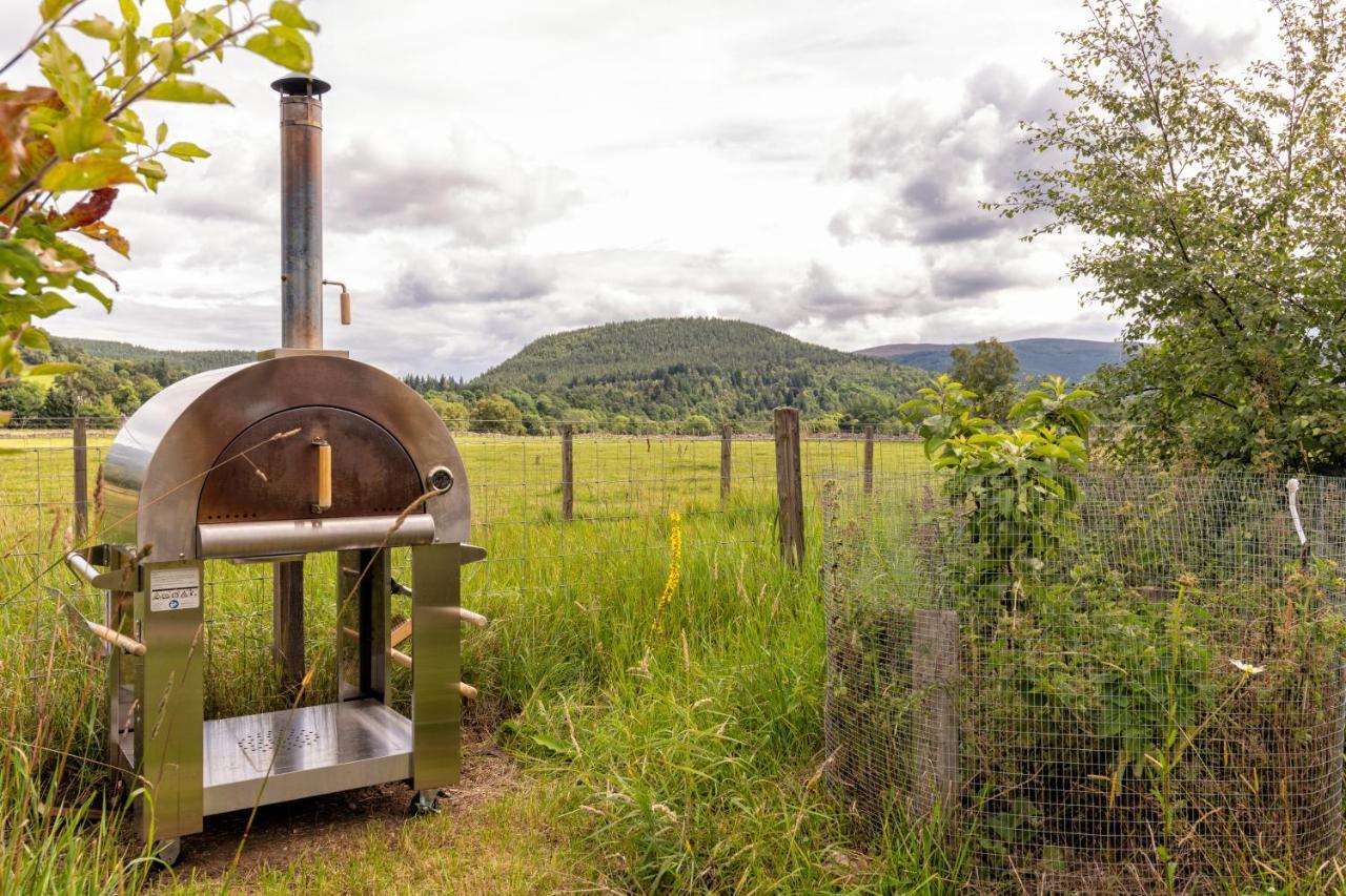 Enchanting Tiny House With Wood Burner And Hot Tub In Cairngorms Ballater Exterior foto