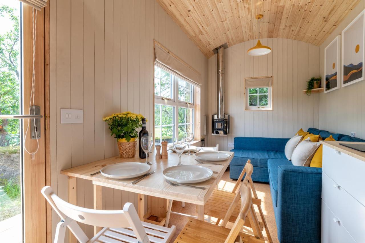 Enchanting Tiny House With Wood Burner And Hot Tub In Cairngorms Ballater Exterior foto